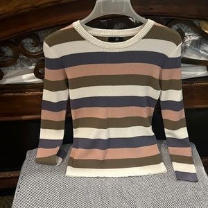 Cute knit sweater NWOT